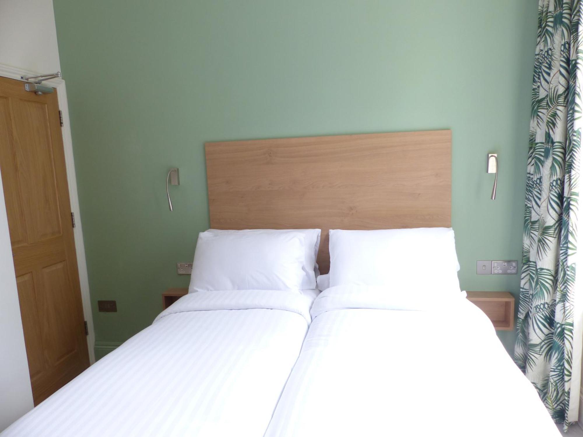 Marldon Olympia Hotel Лондон Экстерьер фото