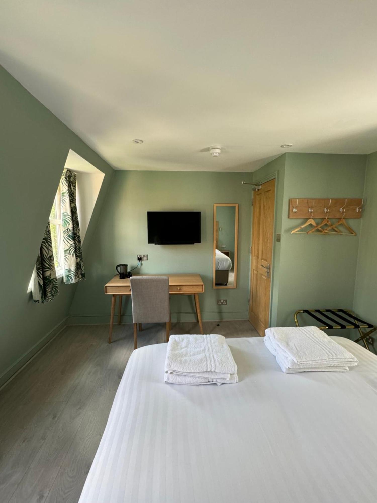 Marldon Olympia Hotel Лондон Экстерьер фото